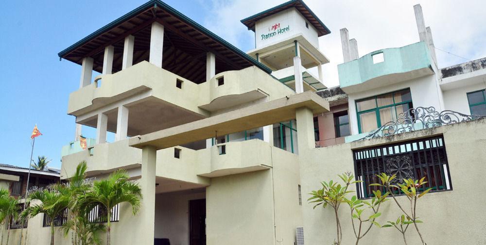 Oyo 290 Night Station Hotel Panadura Exterior foto