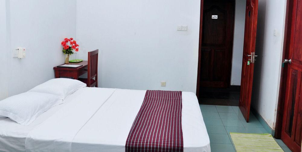 Oyo 290 Night Station Hotel Panadura Exterior foto
