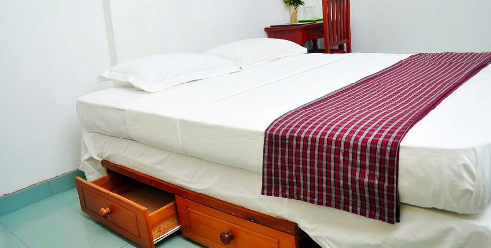 Oyo 290 Night Station Hotel Panadura Exterior foto