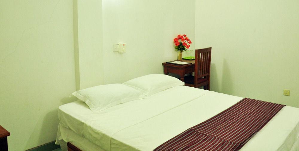 Oyo 290 Night Station Hotel Panadura Exterior foto