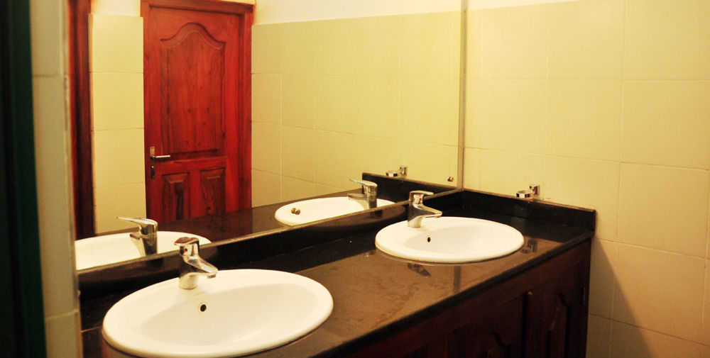 Oyo 290 Night Station Hotel Panadura Exterior foto
