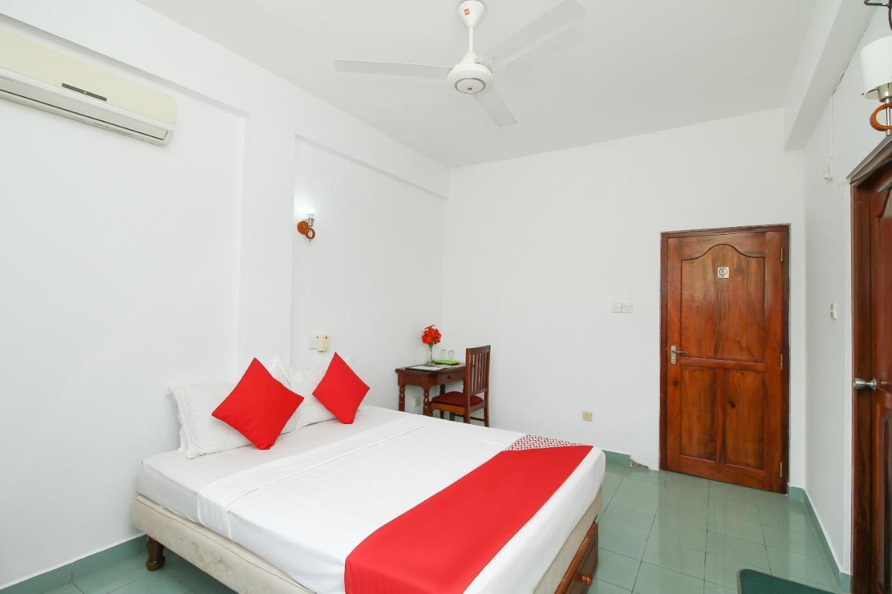 Oyo 290 Night Station Hotel Panadura Exterior foto
