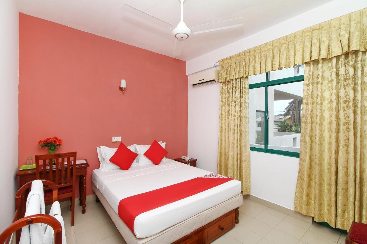 Oyo 290 Night Station Hotel Panadura Quarto foto