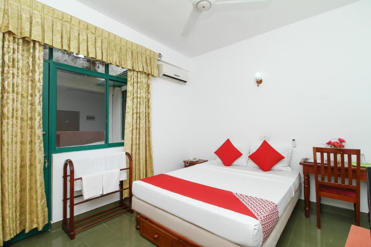 Oyo 290 Night Station Hotel Panadura Exterior foto