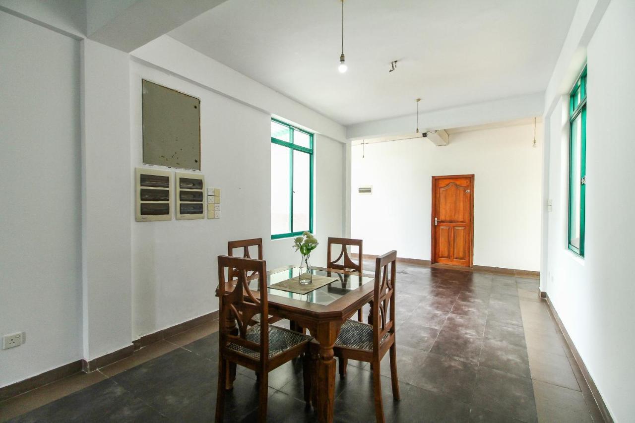 Oyo 290 Night Station Hotel Panadura Exterior foto