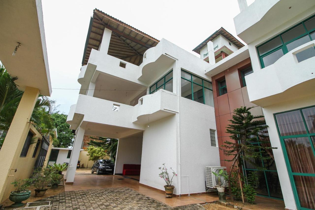 Oyo 290 Night Station Hotel Panadura Exterior foto